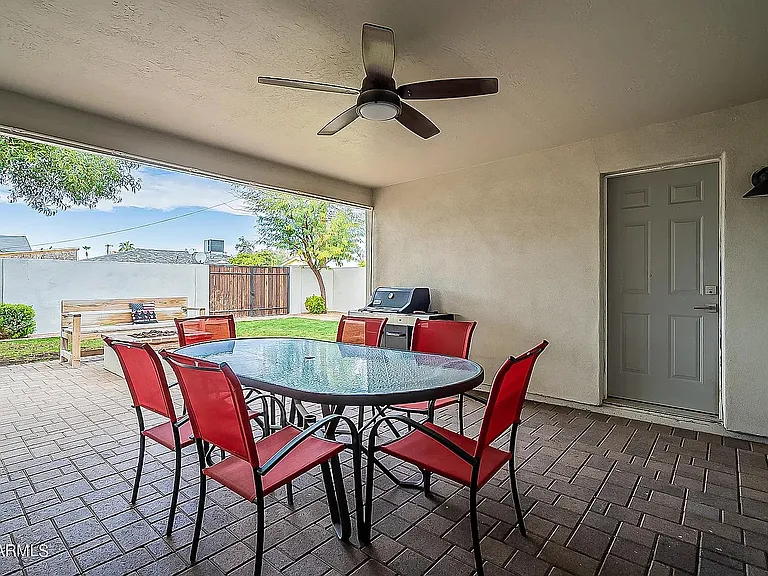2318 N 37th Way — Photo 24