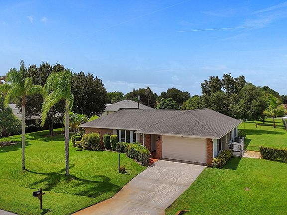 3rd image of 2012 SE Allamanda Drive