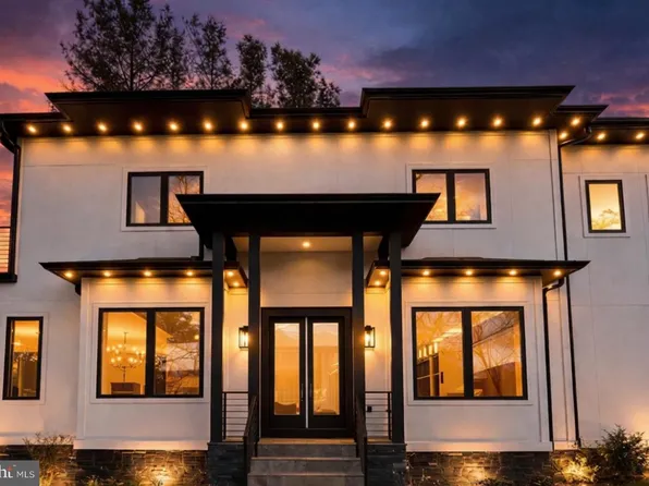 4246 15th St N, Arlington, VA 22207