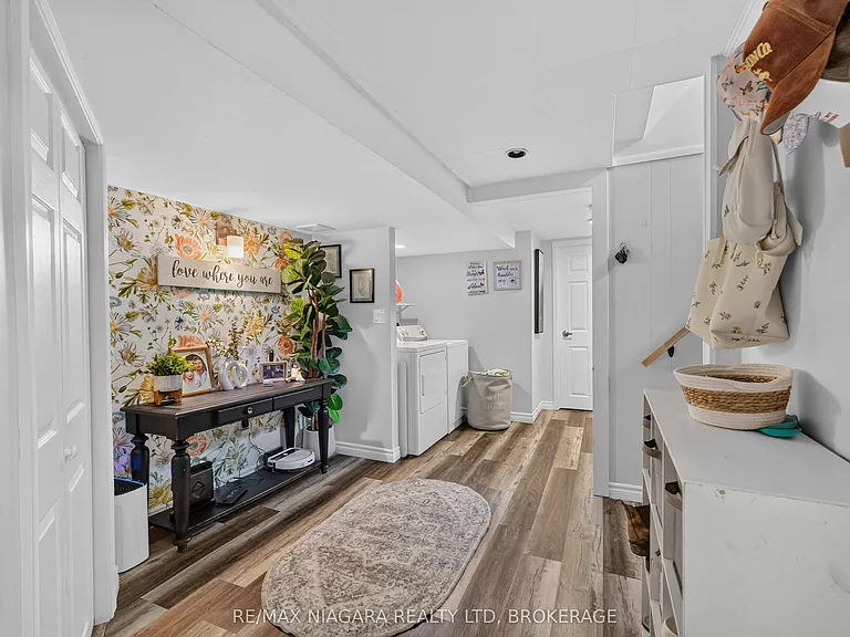 12 Wallace St #BASEMENT — Photo 3