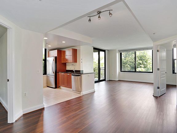 2nd image of 2451 Midtown Ave #303