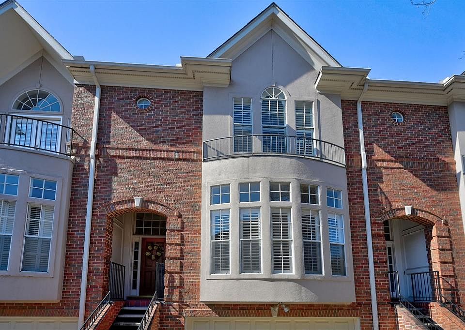 1st image of 2433 Quenby St #C