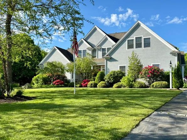 99 Hill and Plain Road, Hatchville, MA 02536