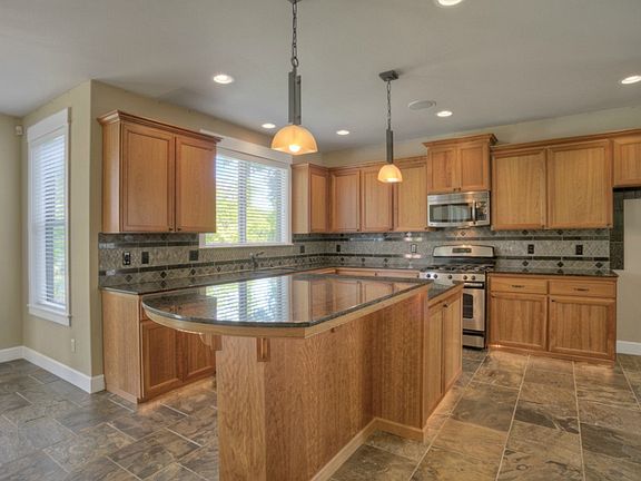 2nd image of 3978 Cameron Dr NE