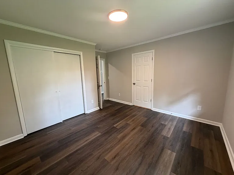 228 College Dr — Photo 19