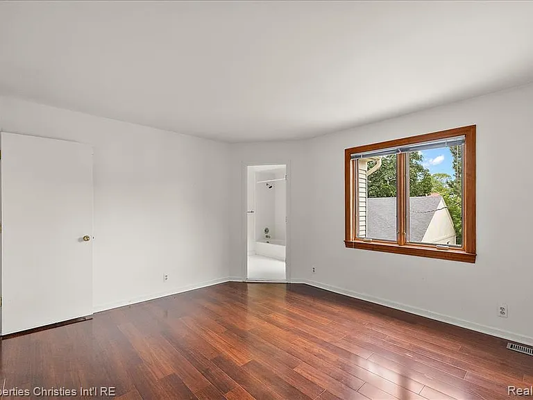 2635 Dorchester Rd — Photo 28