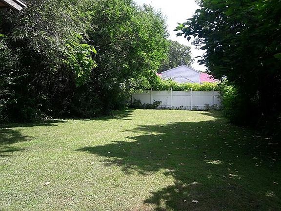 2nd image of 119 E 22nd St
