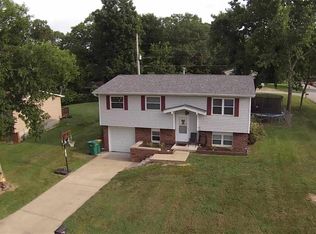 1020 Sunridge Trl S, Pevely, MO 63070
