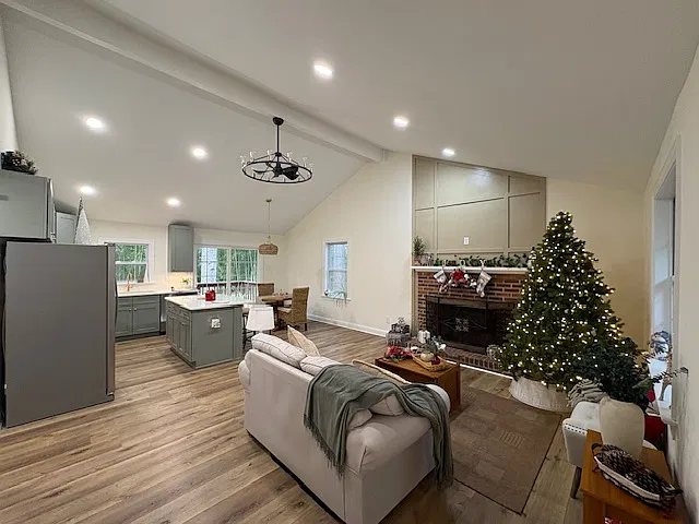 3 bed, 1440 sqft, $2,200 — Photo 4