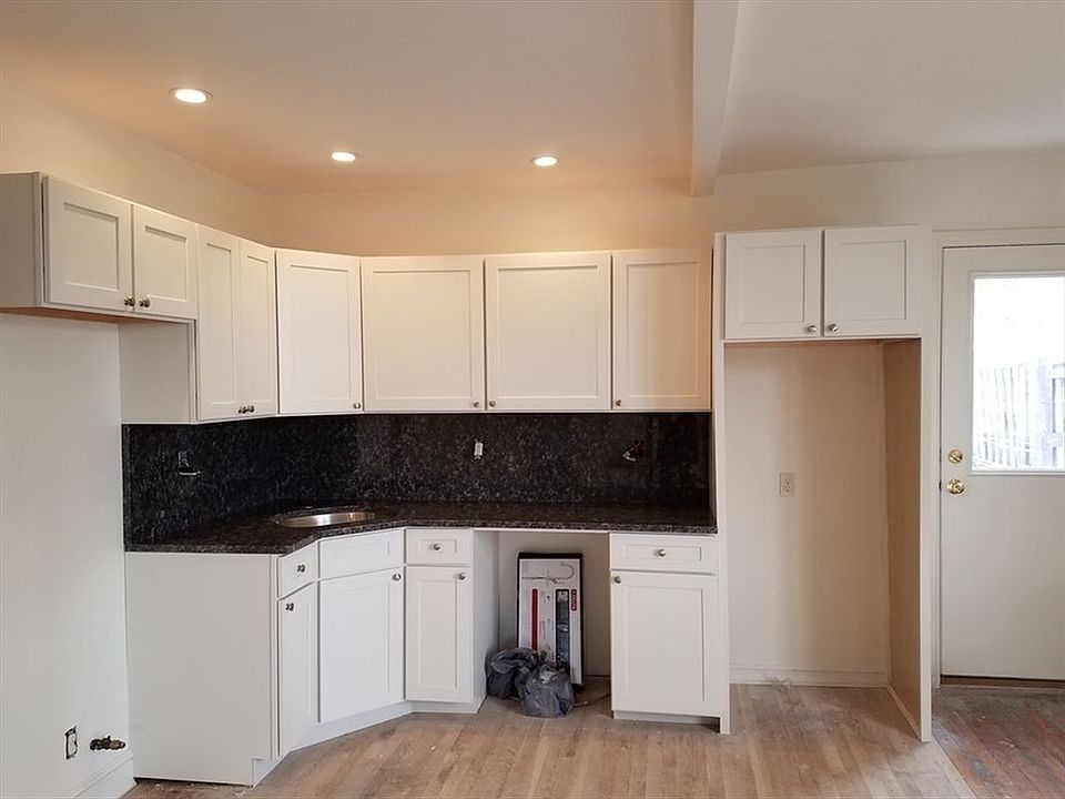1st image of 611 6th Ave #1