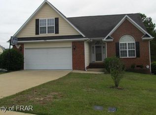 4001 Trencholm Ln, Hope Mills, NC 28348