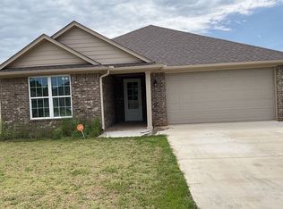 401 Myra Lynn Ln, Longview, TX 75605