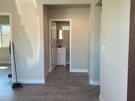 3rd image of 314 E Grand Blvd