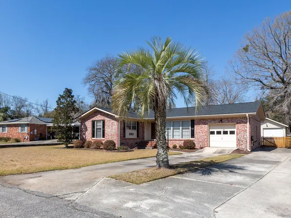 1258 Redeemer Dr, Hanahan, SC 29410