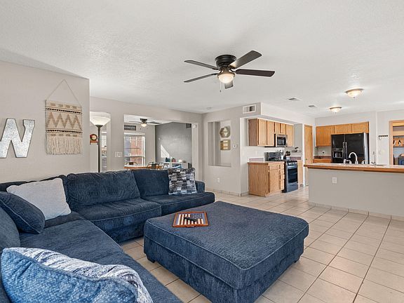 5th image of 22 Buckbrush Pl