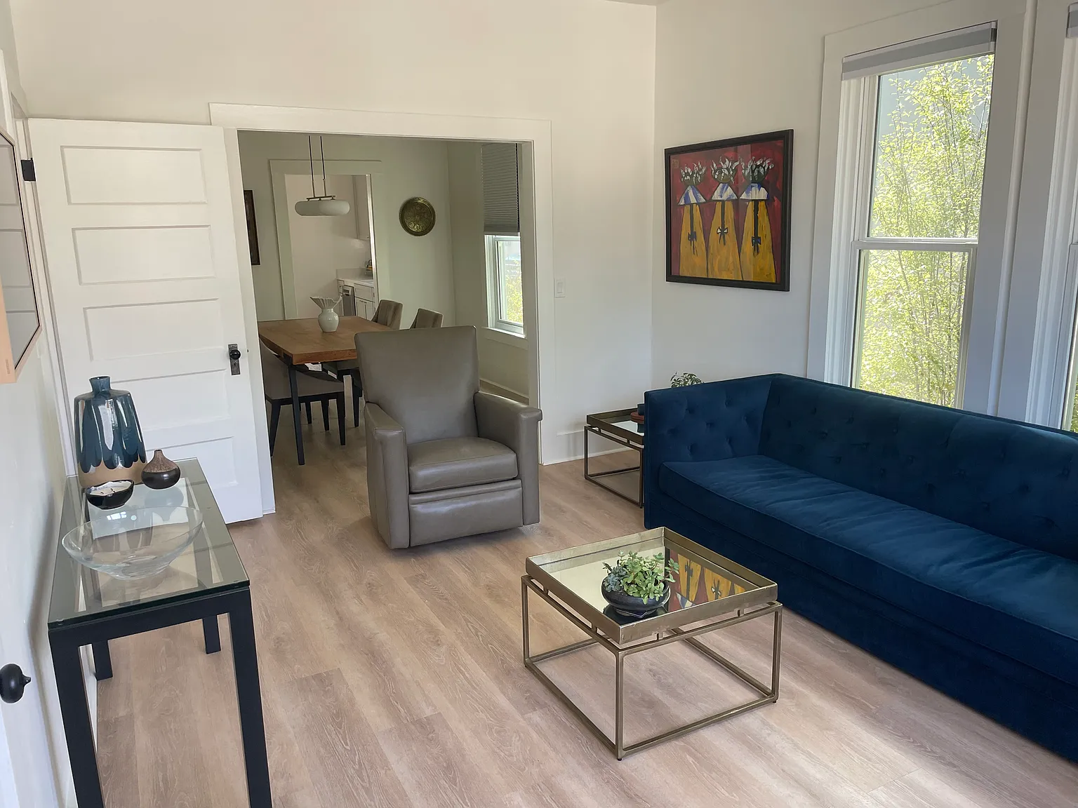 2 bed, 980 sqft, $4,200 — Photo 2