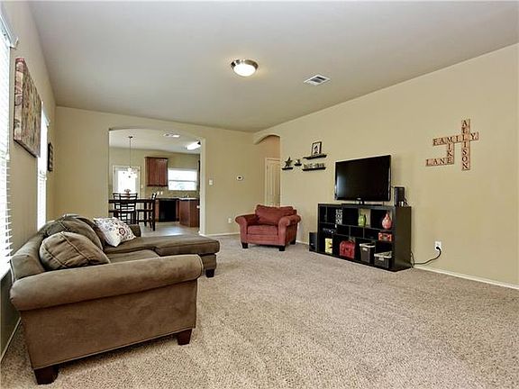 3rd image of 230 Wells Bnd