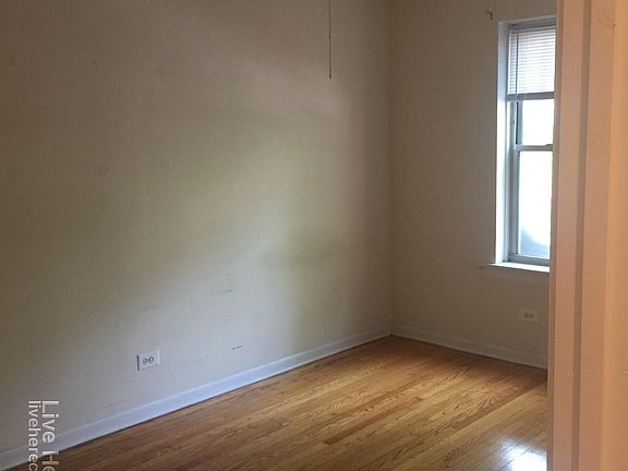 4th image of 1609 W Berteau Ave #1BT