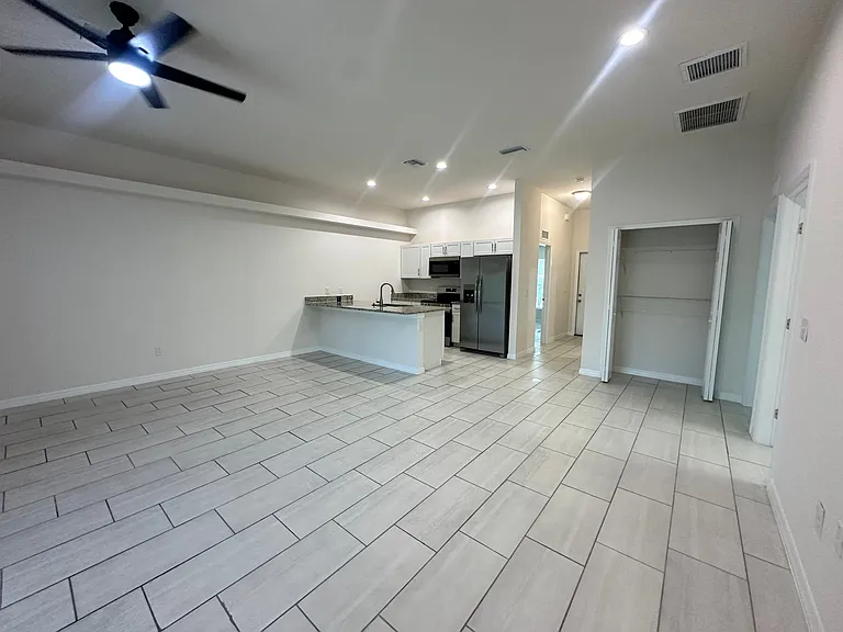 3305 SW 15th Pl #3305 — Photo 19