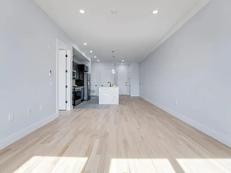 Crystal Cambridge — Photo 18