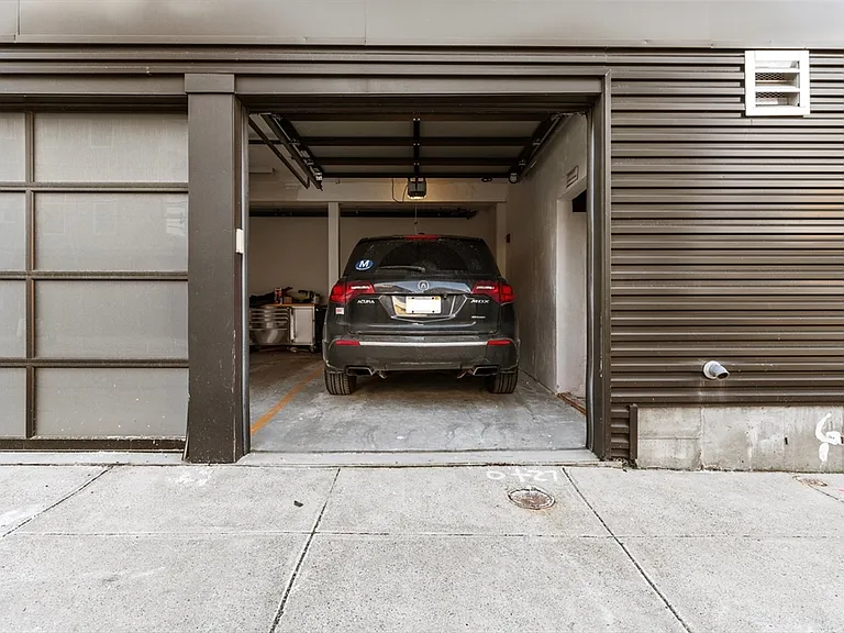 99 D St #PENTHOUSE — Photo 29
