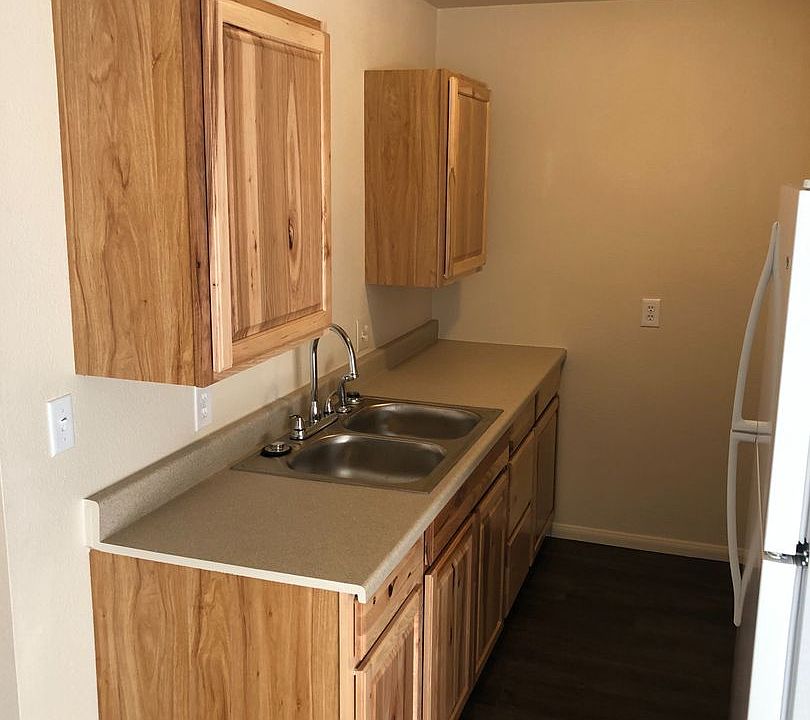 1st image of 552 E Tabernacle St APT Q