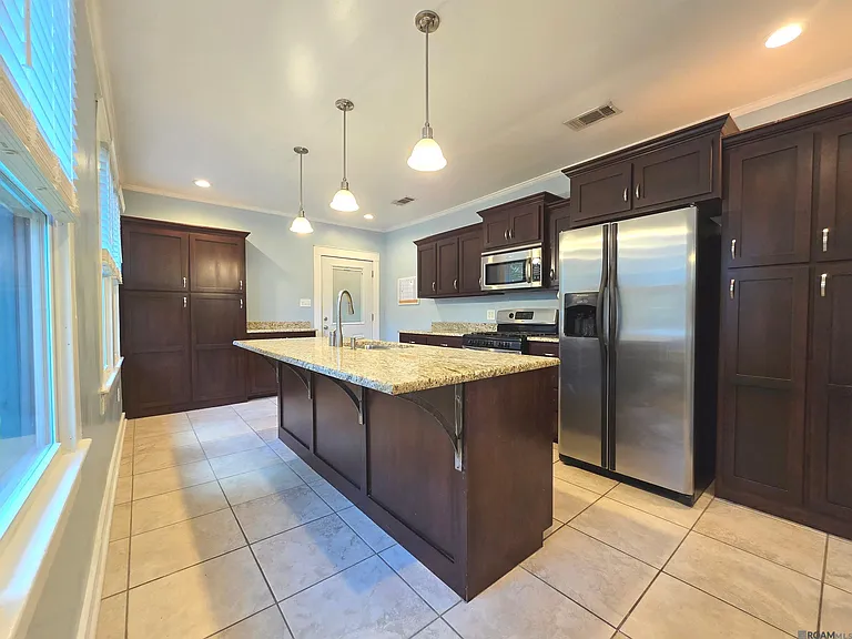 345 Richland Ave — Photo 3