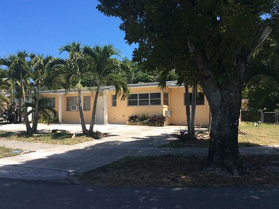 4th image of 3830 NW 193rd Ter
