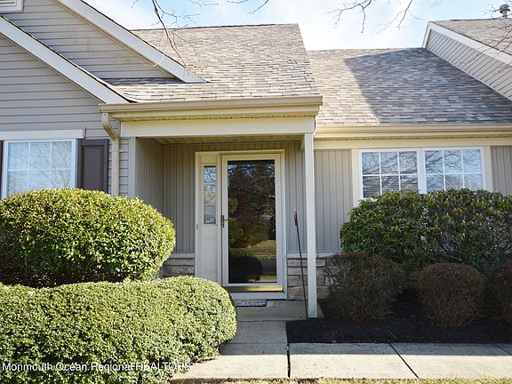 4th image of 2651 Meadow Lake Drive