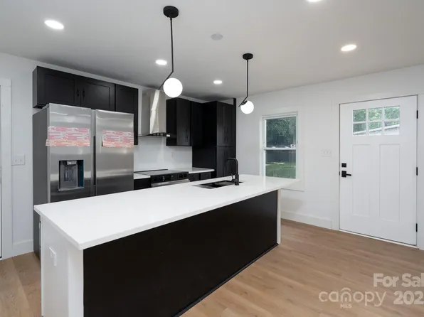 4500 Ridgeley Dr, Charlotte, NC 28208