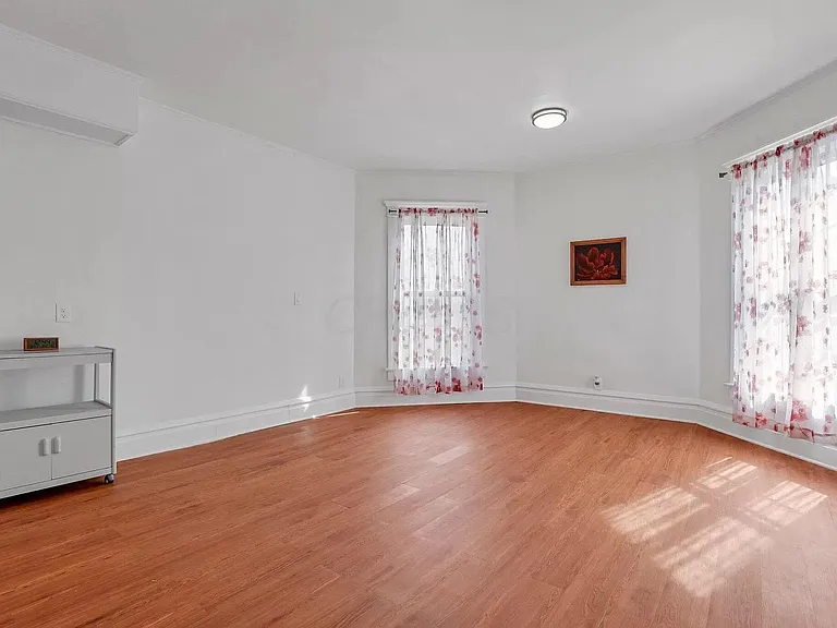 365 Hudson Ave #1 — Photo 13