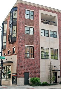 1st image of 323 W Dickens Ave