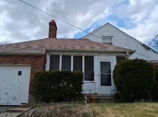 5815 Robison Rd, Cincinnati, OH 45213