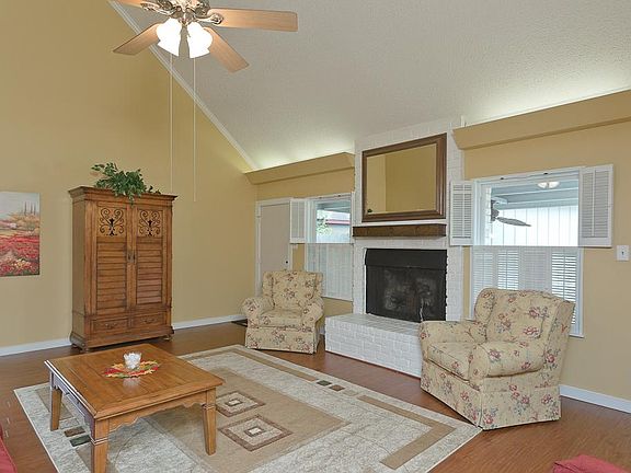 4th image of 13823 Vinehill Dr