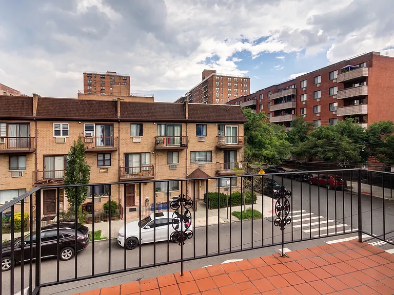 9403 66th Ave #3 — Photo 2