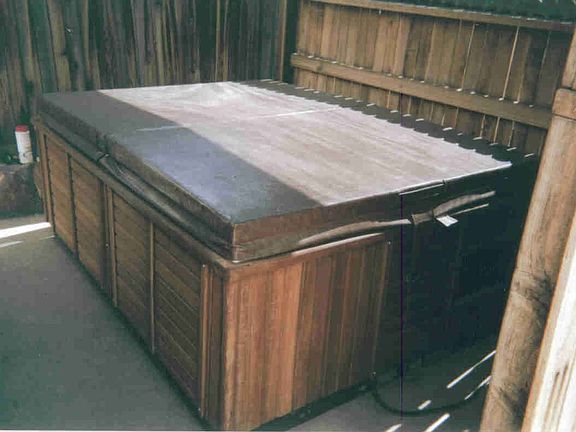 Hot Tub-covered patio