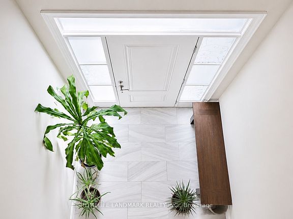 4th image of 283 Macalister Blvd
