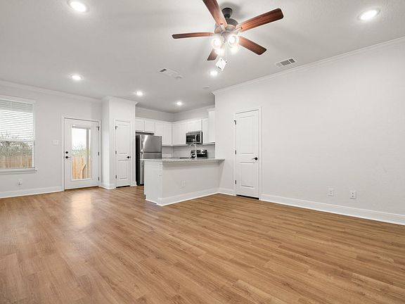3rd image of 10327 W Lynwood Crk #102