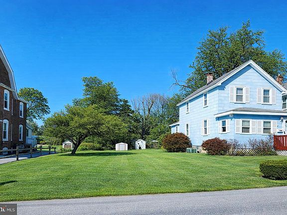 2nd image of 206 Lowrys Ln
