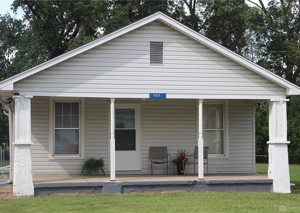 1st image of 904 N Pleasant Valley Ave
