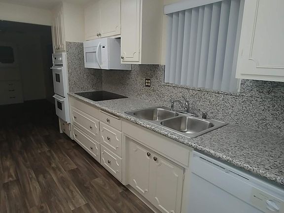 5th image of 4620 4th St #1