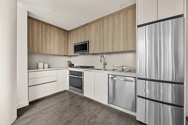 Rented by Corcoran | media 27