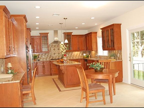 Another angle of kitchen