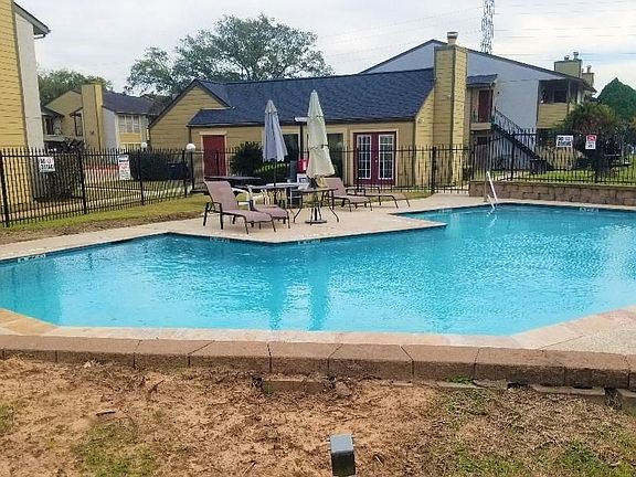 3rd image of 15534 Zabolio Dr #128