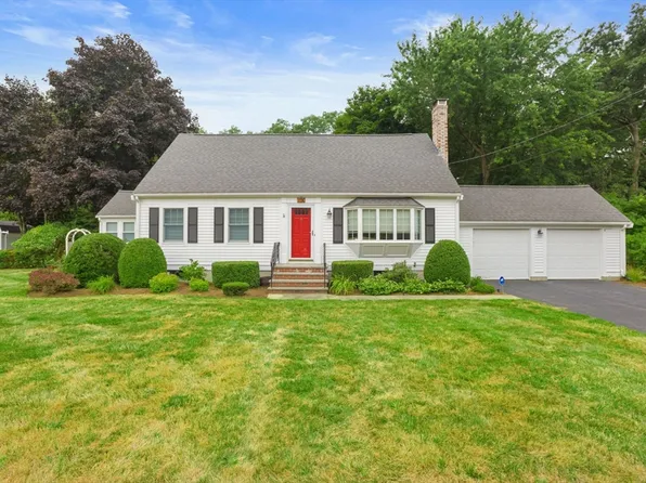 106 Twin Fawn Dr, Hanover, MA 02339