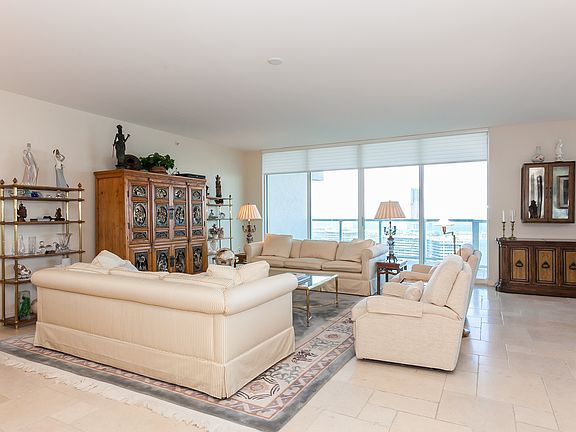 4th image of 3201 NE 183rd St APT 2808