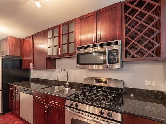 5th image of 4706 N Winthrop Ave APT B