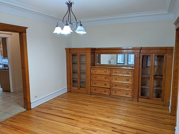 5th image of 744 Hinman Ave APT 2