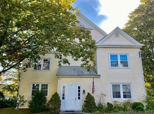 15 Prospect St APT 3, Essex, CT 06426