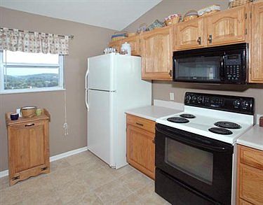2nd image of 102 Stratford Ct